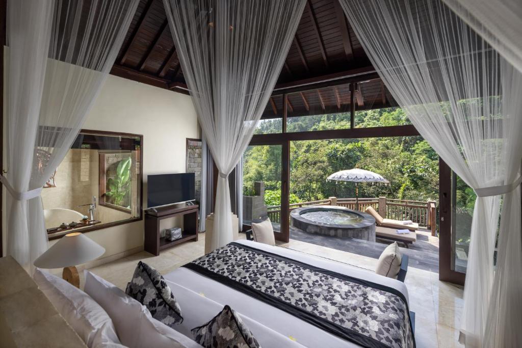 Kayon Premier Pool Villa with Spa Bath